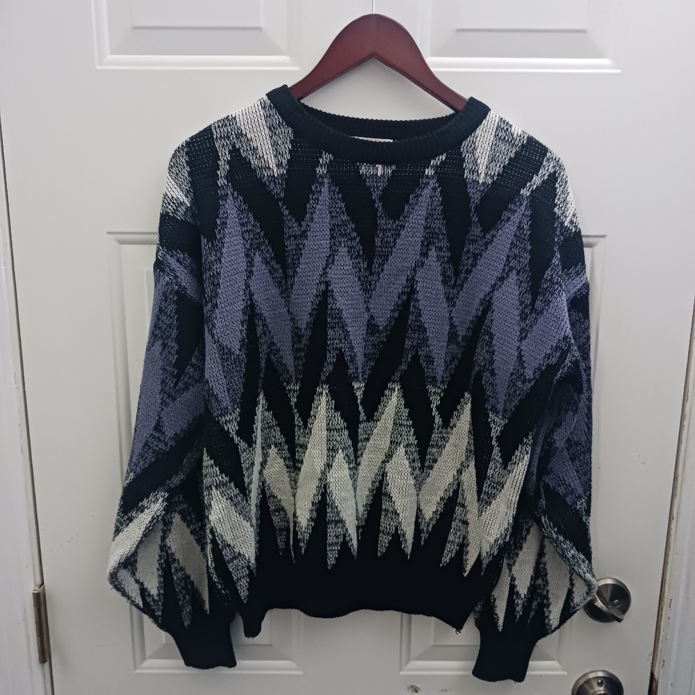 Vintage Chevron Patterned Sweater - Black, White, and Gray